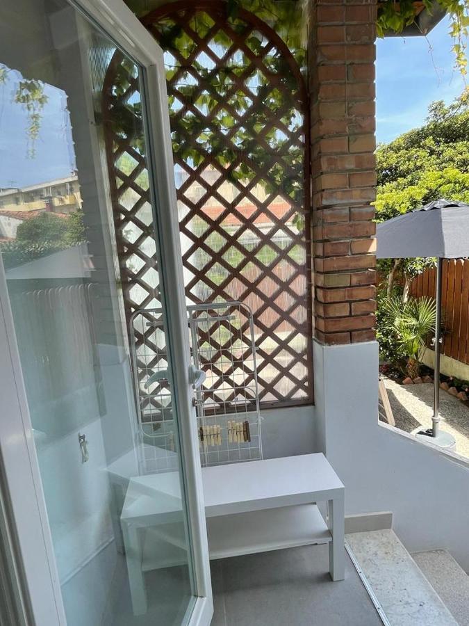 Апартаменти Azzurra House Маріна-ді-Піза Екстер'єр фото